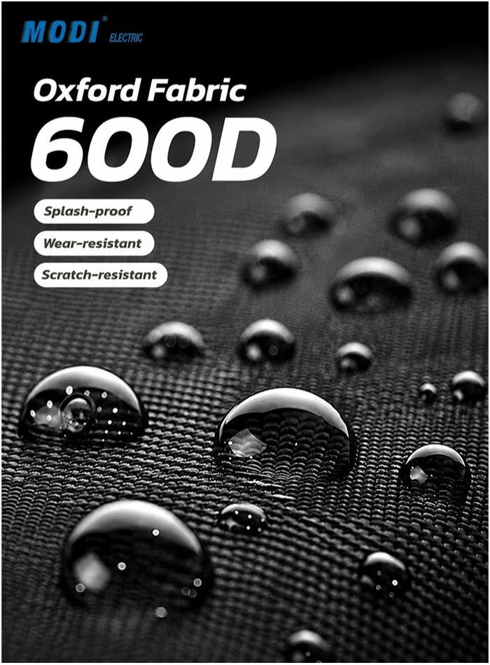 600D Oxford fabric exterior showing splash-resistant surface